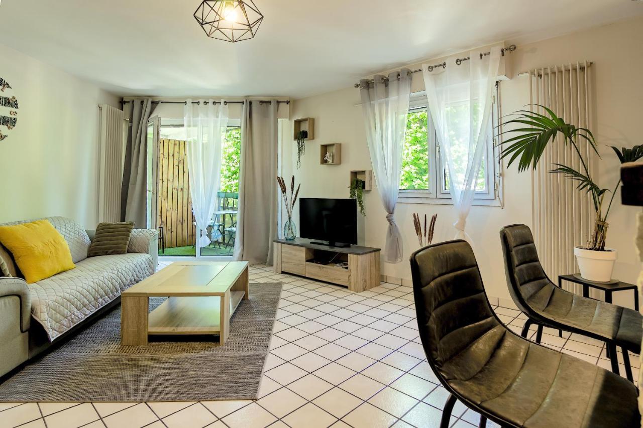 100 Geneve Joli T2 Avec Place De Parking Privee Annecy Kültér fotó
